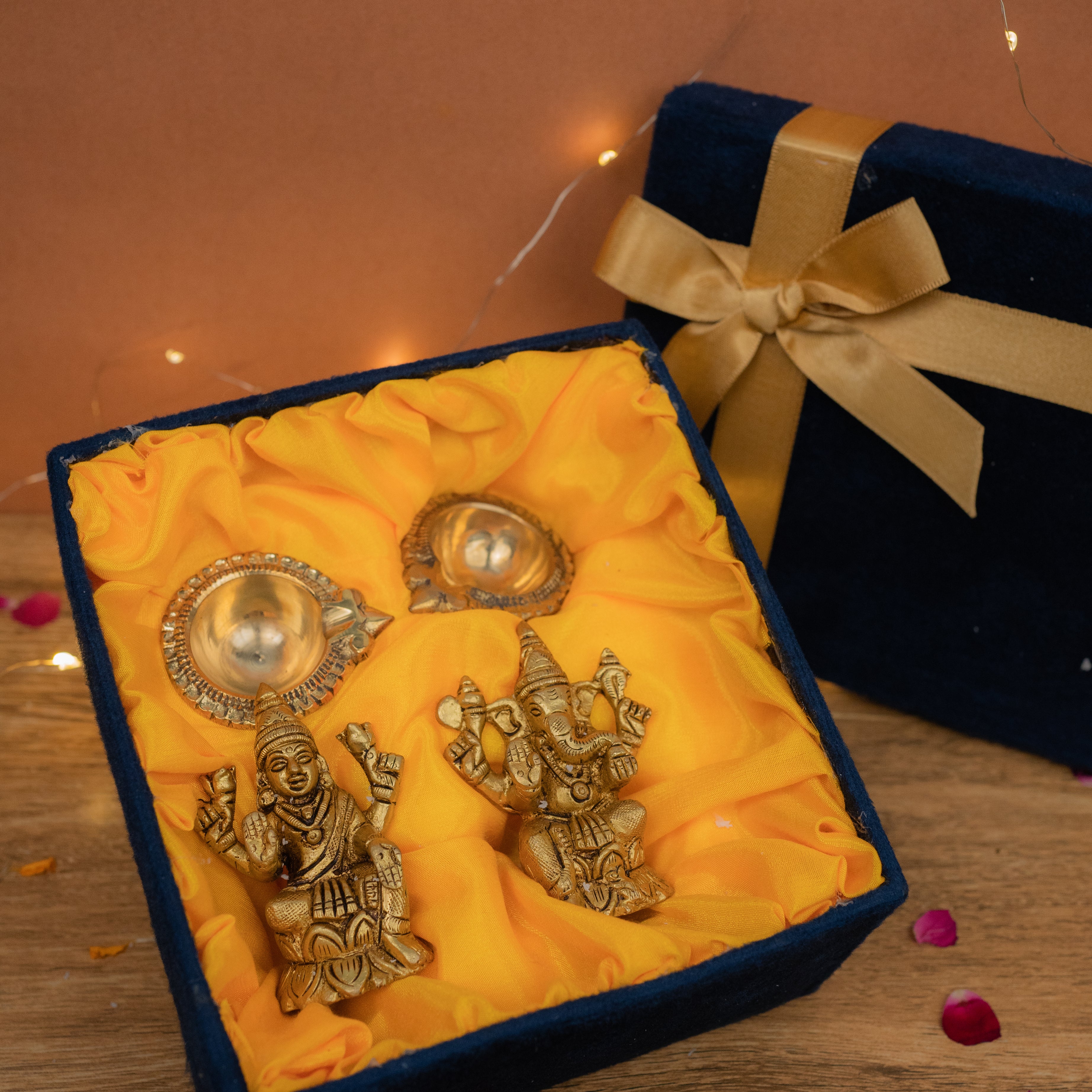 Brass Lakshmi Ganesh God Idol with Diyas